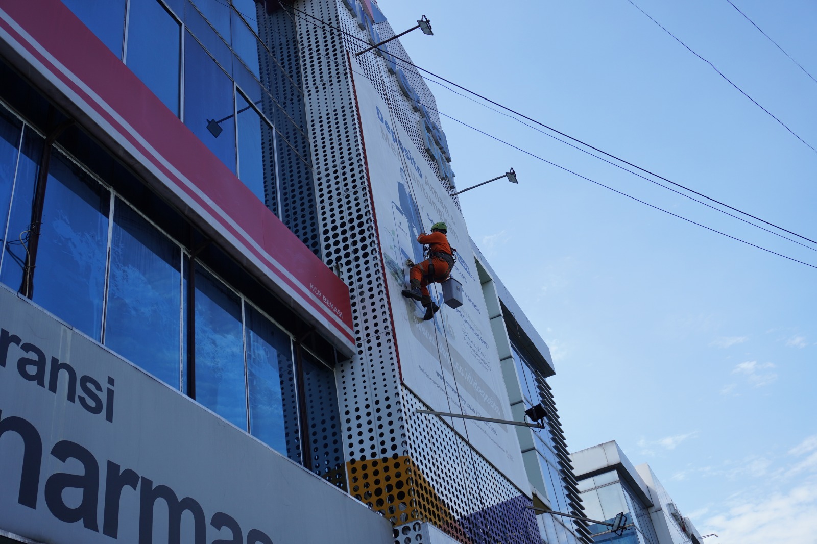 jenis gondola yang dipakai dalam perawatan gedung